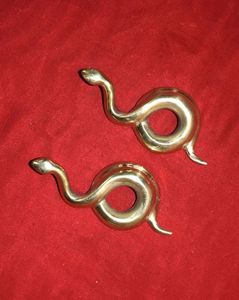 Ornement de table en métal artisanal en forme de serpent pour la décoration de table basse, console et présentation élégante dans le salon - Product Image 3