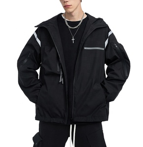 Veste coupe-vent haute performance dotée d'un tissu respirant et résistant à l'eau, d'un coupe ajusté et d'une protection fiable pour un usage quotidien. - Product Image 6