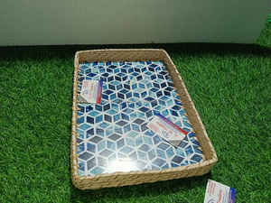 ถาดเสิร์ฟหวายทรงกลมที่ออกแบบมาอย่างสวยงามพร้อมฝังเปลือกหอยมุกเหมาะสำหรับเดือนรอมฎอนอีดและใช้ในบ้านทุกวัน - Product Image 6