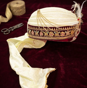Pagri Tradicional de Seda Color Marfil para Novio, con Borde Zardosi Color Granate y Kalgi de Rubí, Turbante de Boda Safa, Venta al Por Mayor OEM - Product Image 3