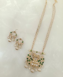 Elegante y Hermoso Juego de Collar y Aretes de León Chapados en Oro con Piedras Verdes para Mujer, para Boda - Product Image 1