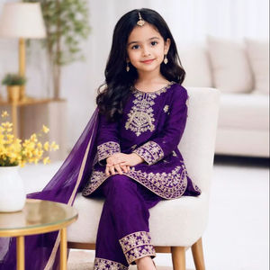 ชุดสาหรี่ผ้าไหมสีม่วงสำหรับเด็กผู้หญิง ชุดสไตล์บอลลีวูด เสื้อผ้าชาติพันธุ์เด็กอินเดีย ปากีสถาน ปัญจาบ ชุดแบบดั้งเดิมสำหรับงานปาร์ตี้ - Product Image 1