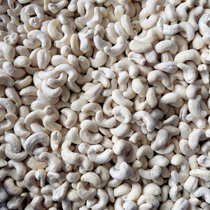 Noix de cajou en vrac à bas prix, exportées vers le Moyen-Orient, SANTIGO - Product Image 1