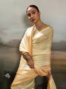 Sari artesanal para mujer, vibrante vestimenta cultural india, perfecto para festivales y reuniones culturales, disponible para la venta - Product Image 4