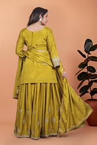 Nueva Colección de Salwar Kameez Moderno y Elegante con Corte Acampanado, en Seda Chinon Pura de Secado Rápido, para Todas las Temporadas, con Bordado para Bodas - Product Image 2