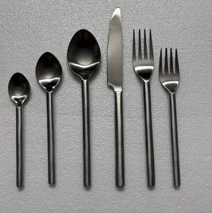 Nuevo Juego de Cubiertos de Acero Inoxidable 18/8 de Diseño Clásico, 6 Piezas, con Acabados en Oro Mate PVD, Sostenible, Creaciones AH - Product Image 6