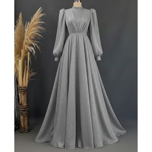 Elegante vestido de noche de gasa con corte en A |   Vestido formal hasta la rodilla con cuello alto, mangas abullonadas y pliegues frontales |   Vestido de invitada de boda con cintura imperio - Product Image 2