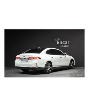 BMW Serie 5 520i 2024, 34,956 km, Caja de Cambios Automática, Cámara Trasera, Asientos de Cuero, Volante a la Izquierda - Product Image 2