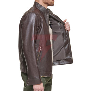 เสื้อแจ็คเก็ตหนังผู้ชายพรีเมียม TORQSON รุ่น T-LJ-09 โลโก้ด้านหน้า ระบายอากาศได้ดี เป็นมิตรกับสิ่งแวดล้อม เนื้อผ้านุ่ม อบอุ่น เหมาะสำหรับฤดูหนาว ใช้งานได้ทุกวัน - Product Image 2