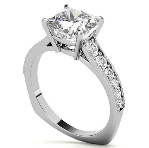 Bague de fiançailles et de mariage solitaire de luxe étincelante en moissanite taille coussin, plaqué or blanc sur argent, sertie à griffes - Product Image 2