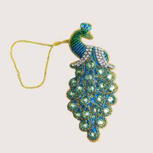 Adorno Colgante de Lujo con Bordado de Zari de Pavo Real |   Motivo de Cuentas Hecho a Mano para Decoración Festiva del Hogar y Conjuntos de Regalo - Product Image 3