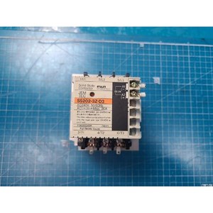 Relé de Estado Sólido Fuji SS202-3Z-D3 Usado Como Está, Piezas de Equipos Semiconductores Legados - Product Image 3