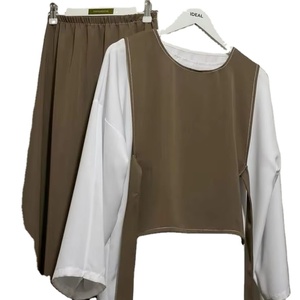 Versátiles y modestos conjuntos de invierno con diseños cálidos y elegantes de un solo tono adaptados a la moda de inspiración india y musulmana - Product Image 1