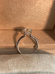 แหวนเพชรเม็ดเดี่ยวทรงกลมเจียระไนแบบบริลเลียนท์ น้ำหนัก 3.50 กะรัต เพชร CVD ผลิตในห้องปฏิบัติการ สี D ความสะอาดระดับ VS1 รับรองโดย IGI เหมาะสำหรับเป็นแหวนหมั้น - Product Image 3