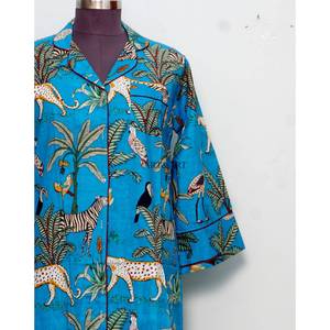 เดรสผ้าฝ้ายพิมพ์ลายดอกไม้สไตล์วินเทจ  แบบมีเข็มขัดปรับได้  เหมาะสำหรับงานปาร์ตี้  คอวี  ติดกระดุม  รักษ์โลก - Product Image 2