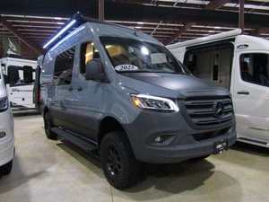 MINT Clase B 2025 Storyteller Overland DARK MODE OG AWD |   Autocaravana |   Camioneta de aventura |   Furgoneta |   RV |   Narrador - Product Image 1