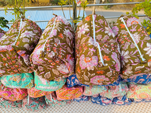Lifestyle Makeup Organizer Wholesale Mix Print Cosmetic <b>Bags</b> Lightweight Handmade Textile <b>Toiletry</b> Pouches Waterproof Portable - Product Image 5