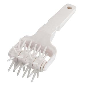 Utensilios de Cocina de Acero Inoxidable de Alta Calidad, Rodillo Perforador de Pizza Sostenible - Product Image 3