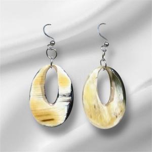 Boucles d'oreilles en corne de buffle écologiques de qualité supérieure, faites à la main, bijoux ethniques modernes pour femmes et filles, mariage - Product Image 5