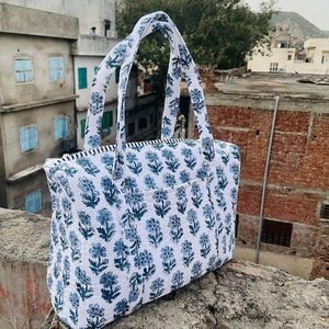 Sac de voyage matelassé en coton grande capacité pour femme, idéal pour les vacances d'été, les mariages et comme bagage à main - Product Image 1