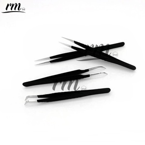 Pince à épiler pour extensions de cils RMI personnalisée, noire, avec différentes pointes, en acier inoxydable, finition poudrée - Product Image 6