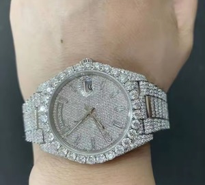 Montre analogique de luxe en acier inoxydable sertie de diamants, boîtier rond de 40 mm, affichage de la date, mouvement à quartz unisexe - Product Image 3
