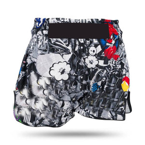 Shorts de Muay Thai en satin – Tenue de combat et d'entraînement pour la boxe, le karaté et les arts martiaux – Vêtement de performance athlétique et lisse - Product Image 3