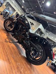 Motocicleta Americana Clásica de Estilo Cruiser con Motor V-Twin de 999cc, Motocicleta Heritage de 1000cc, Cruiser Retro de Tamaño Mediano - Product Image 4