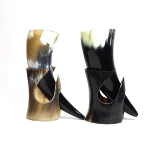 Mug en corne de Fenrir artisanal d'Inde, style viking unique, incrusté d'agate, noir uni avec une beauté naturelle artisanale - Product Image 1