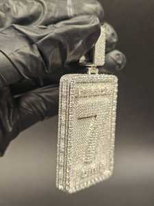 Colgante de Plata 925 con Nombre y Número de la Suerte Totalmente Cubierto de Moissanita Micro Pavé, Dijes Rectangulares Estilo Hip Hop para Cumpleaños - Product Image 2