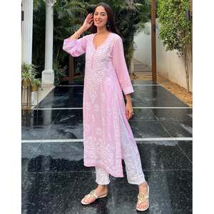TRAVAIL DE BRODERIE SUR FIL DE RAYONNE À LA MODE KURTI AVEC PALAZZO BÉBÉ ROSE - Product Image 1