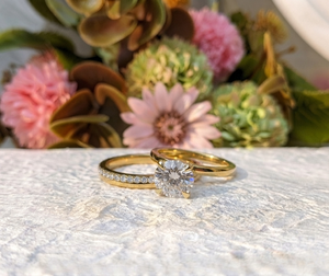 Anillo de Compromiso de Plata de Ley 925 con Diamante Brillante Redondo, Anillo Solitario Chapado en Oro de 14K con Banda de Eternidad, Venta al Por Mayor - Product Image 5