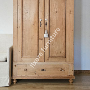 Armoire de rangement de luxe en bois massif artisanal à 2 portes avec tiroir de base, finition naturelle - Product Image 3