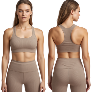 Sujetador deportivo ligero acanalado de corte largo para mujer con tirantes cruzados, logo frontal, soporte medio, top premium para yoga y fitness - Product Image 4