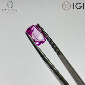 พลอยแซฟไฟร์สีชมพูทรงคุชชั่น ผลิตในห้องปฏิบัติการ AG สำหรับทำเครื่องประดับ ได้รับการรับรองจาก IGI ขนาด 5x7 มม.-8x10 มม. สีเปลี่ยนได้ พร้อมประกายไฟสีฟ้า - Product Image 6
