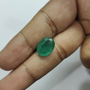 Émeraude ovale verte de 5,98 carats provenant de Zambie, pierre précieuse brute EOIWK-236 - Product Image 1