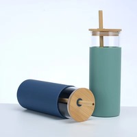Gobelet personnalisable par sublimation en verre borosilicate en forme de canette, avec couvercle en bambou et paille, pour thé et eau