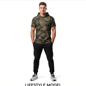 เสื้อฮู้ดแขนสั้นผู้ชายแบบขายส่ง OEM สำหรับฤดูใบไม้ร่วง ทรงลำลอง พอดีตัว ผ้าเรียบ มีกระเป๋า สไตล์สตรีทแวร์ พิมพ์ลายแบบรีดร้อนตามสั่ง - Product Image 3