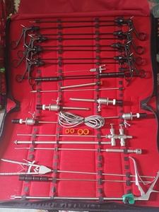 ชุดเครื่องมือผ่าตัดผ่านกล้องพร้อมอุปกรณ์ครบชุด รวมถึงทรอคาร์และที่จับเข็ม เครื่องมือสแตนเลสแบบใช้ซ้ำได้ - Product Image 3