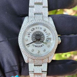 Splendide Montre Homme Diamantée 28mm Boîtier Argent/Moissanite Mouvement Quartz ETA Analogique Verre Saphir Déployant - Product Image 4