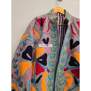 Chaqueta Acolchada Suzani Bordada a Mano Estilo Uzbeko, Estilo Boho Chic para Mujer, Ropa de Fiesta, Primavera, Invierno, Otoño, Algodón - Product Image 2