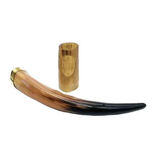 Cuerno para Beber Natural Estilo Ángel Hecho a Mano, Cuerno de Buey Grabado Personalizado, Soporte para Copa Vikinga, Ecológico para Celebraciones Medievales - Product Image 1