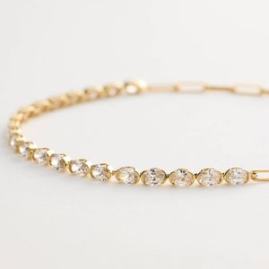 Bracelet demi-tennis mini pour femme avec 2 diamants ovales de 2 carats au total, pureté VVS1, cultivés en laboratoire, en or blanc de luxe - Product Image 5