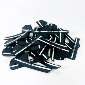 Parches de goma y silicona con forma de pie personalizados de Quan Chi - Innovative Logo Solutions | Fábrica de Vietnam | Precios competitivos - Product Image 2
