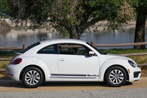 Volkswagen Beetle Coupé 2019, autos usados directamente de fábrica - Product Image 3