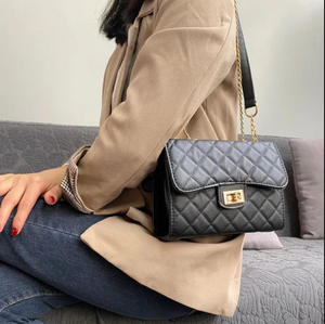 Customized Luxury Women's Genuine <b>Leather</b> Tote <b>Bag</b> Flap Diamond Lattice Print Reversible Design <b>Soft</b> Texture Durable Wedding - Product Image 4