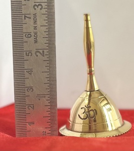 Cloche d'appel Om Pentagramme pour la prière, en laiton sonore, Pandulam, cloche d'autel de 3 pouces, par Indian Consigners - Product Image 5