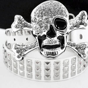 Cinturón de Estilo Punk con Cabeza de Calavera, Accesorio Personalizado con Incrustaciones de Pirámides, Cinturón para Mujer con Remaches y Cuentas Cuadradas - Product Image 3