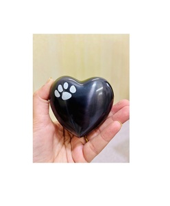 Urne funéraire pour animaux de compagnie en laiton noir de style américain en forme de cœur avec empreinte de patte argentée, design personnalisable pour la crémation - Product Image 3