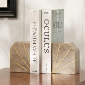 Porte-livres en marbre beige Art Déco de luxe avec accent doré, pierre naturelle géométrique pour la décoration de la maison, du bureau ou des étagères - Product Image 2